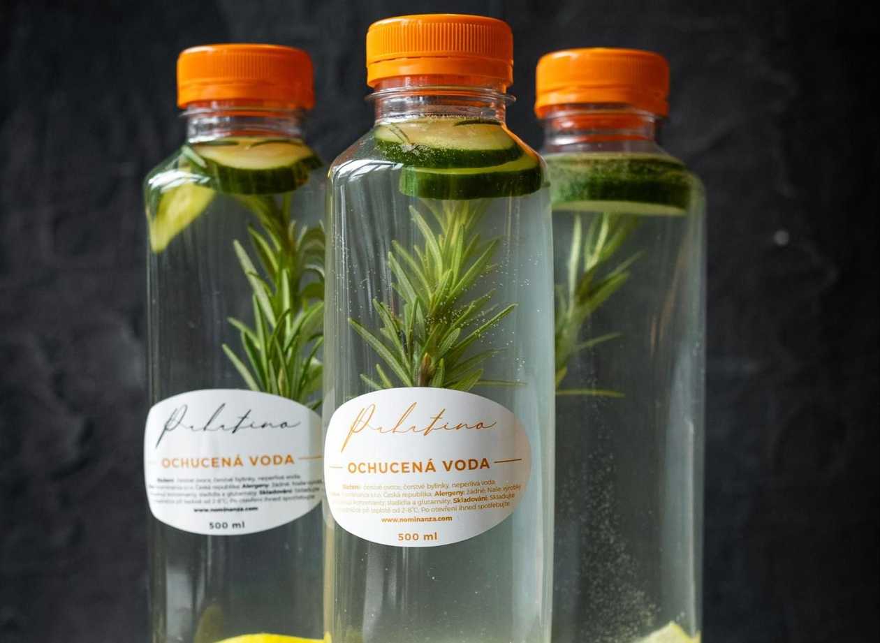Pramenitá voda ochucená čerstvými bylinkami 500ml