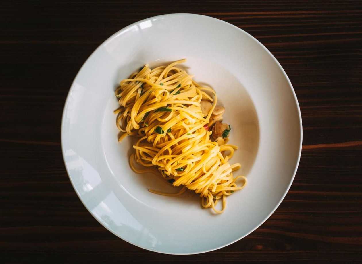 50. Linguine aglio, olio e peperoncino