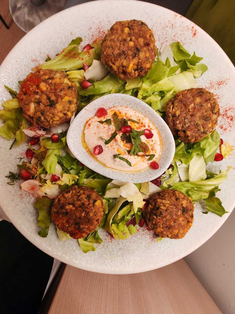 Falafel cu sos tahini