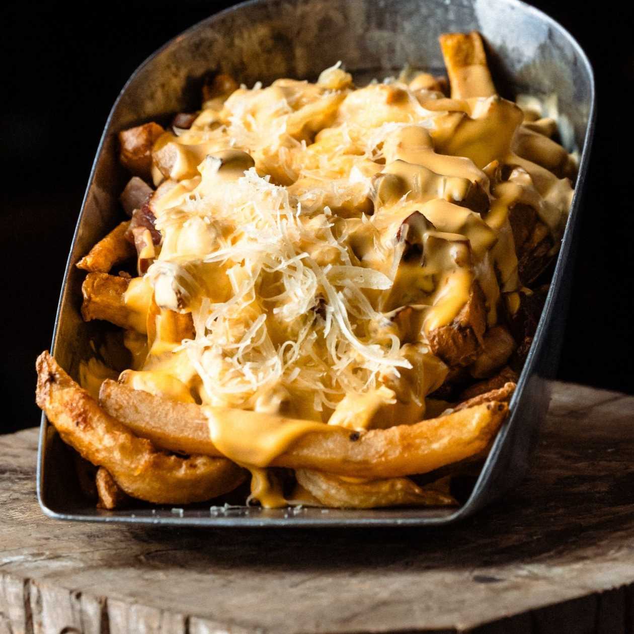 Chessy Delicious Bucket