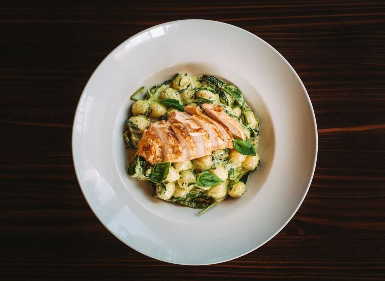 57. Gnocchi con pollo