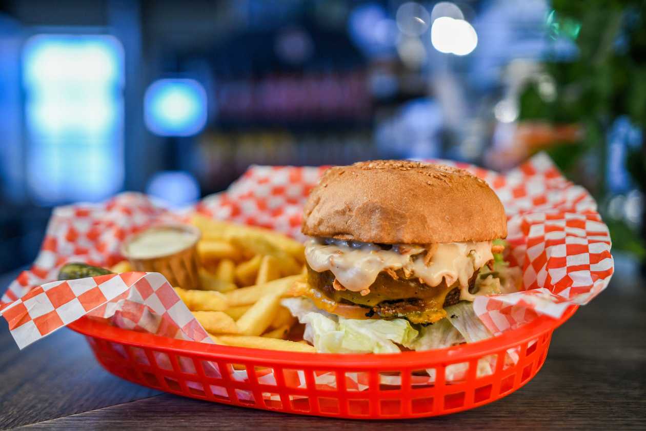 Beyond (Not)Burger with Fries