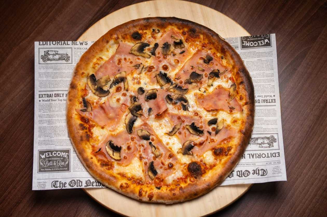 Pizza cotto e funghi