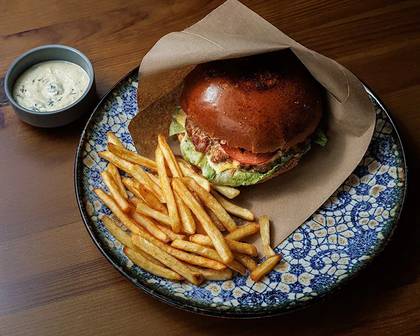 Фірмовий бургер з телятини