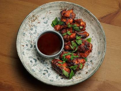 Крила на мангалі