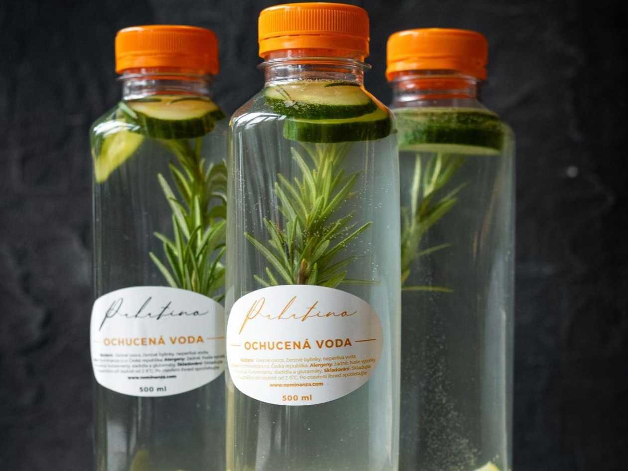 Pramenitá voda ochucená čerstvými bylinkami 500ml