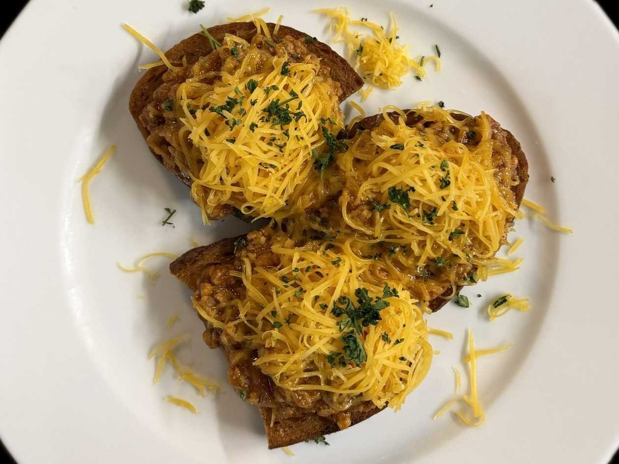 Topinky s masovou směsí