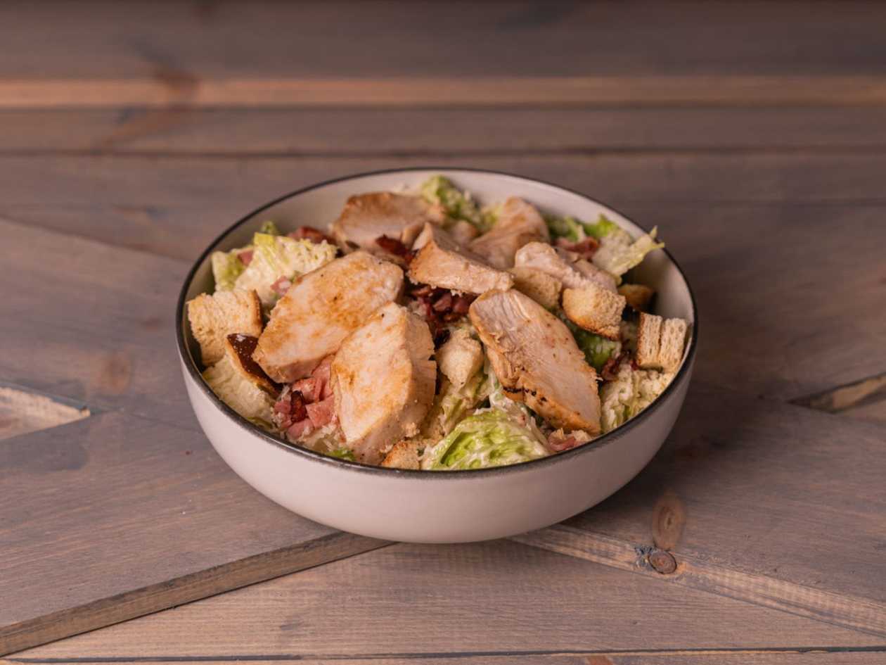 Caesar salát s kuřecím masem