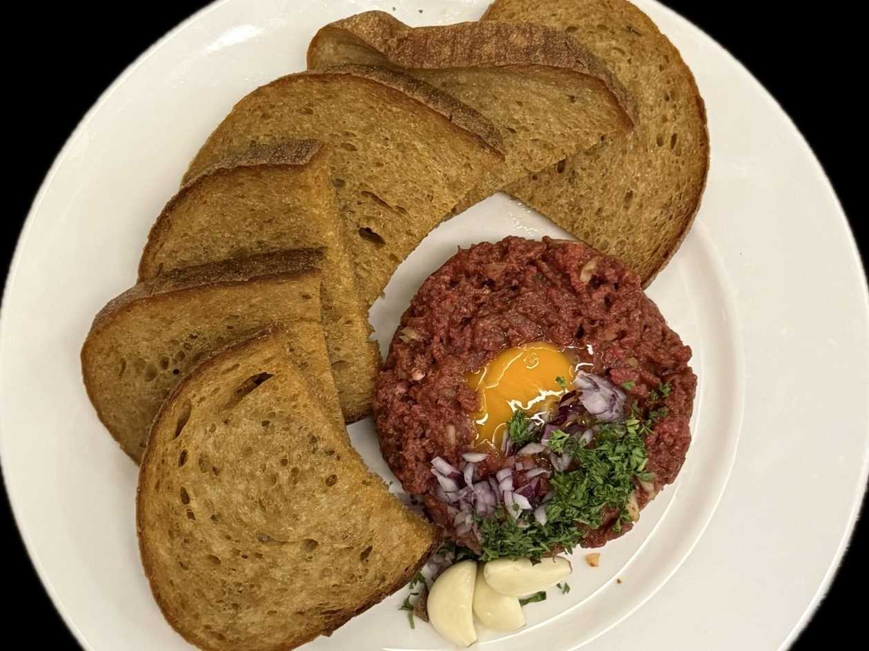 Namíchaný tatarský biftek