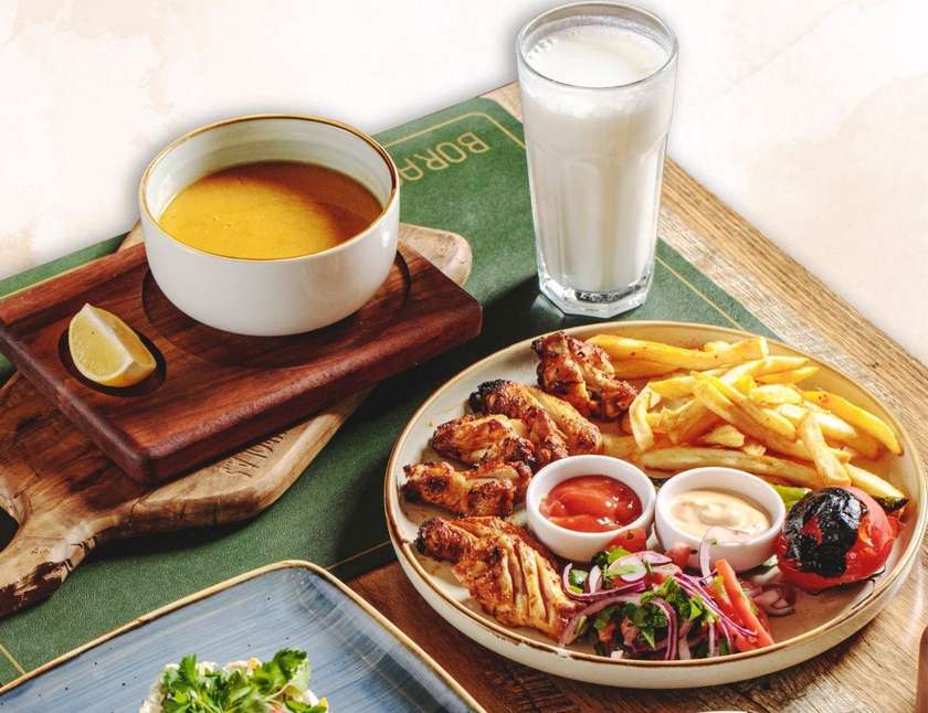 Business lunch ( Toyuq qanad kababı,şorba,salat,içki )