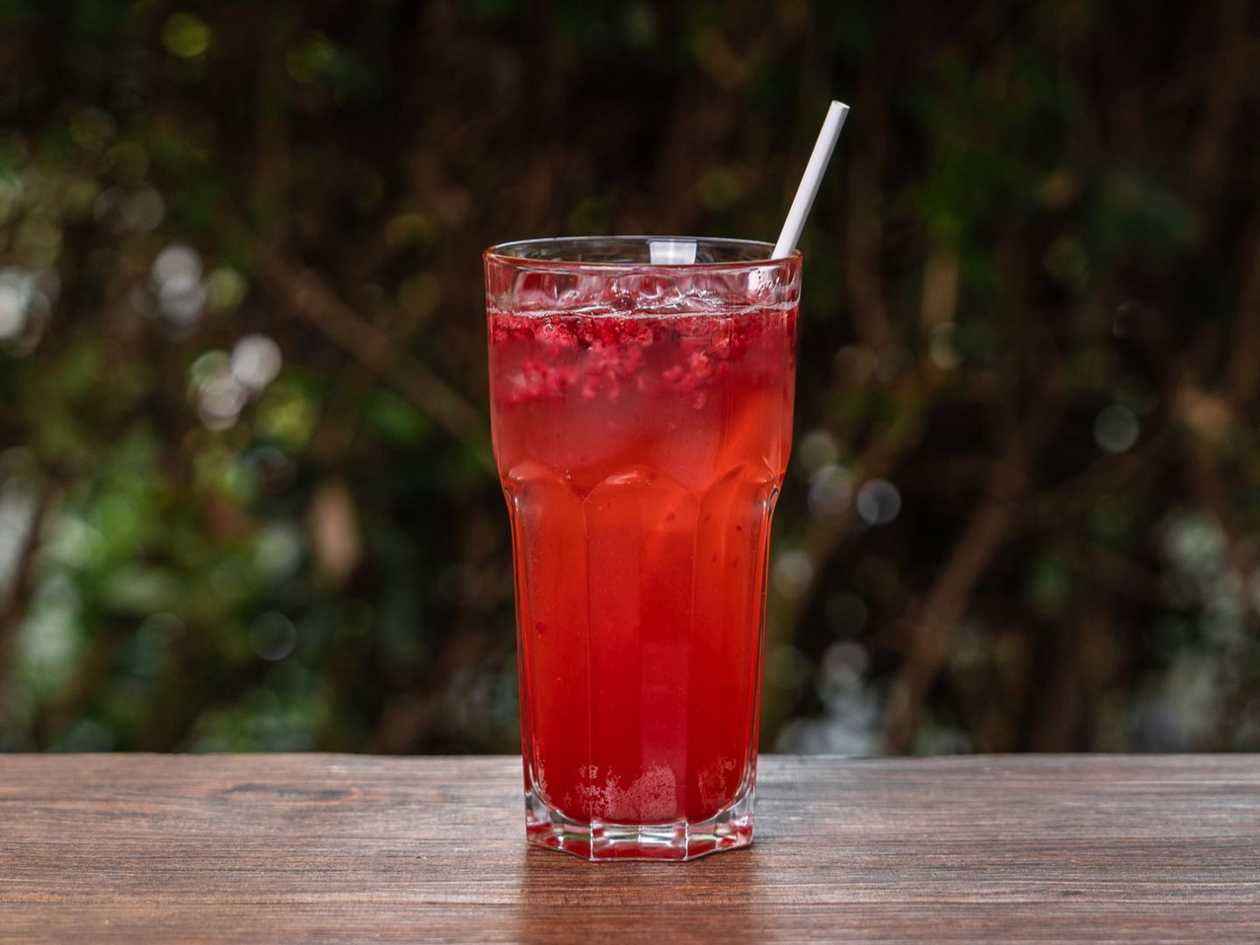 Domácí malinová limonáda