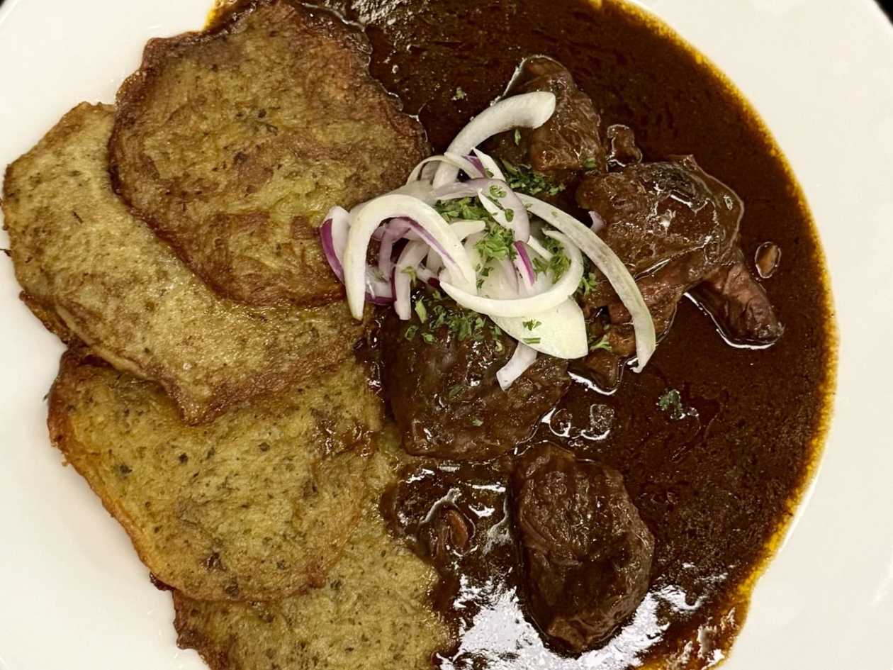 Pivní hovězí guláš