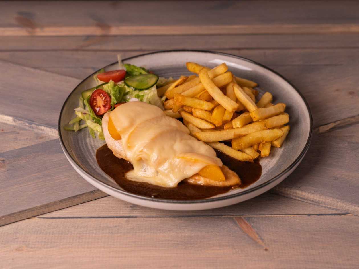 Kuřecí steak s broskví a sýrem