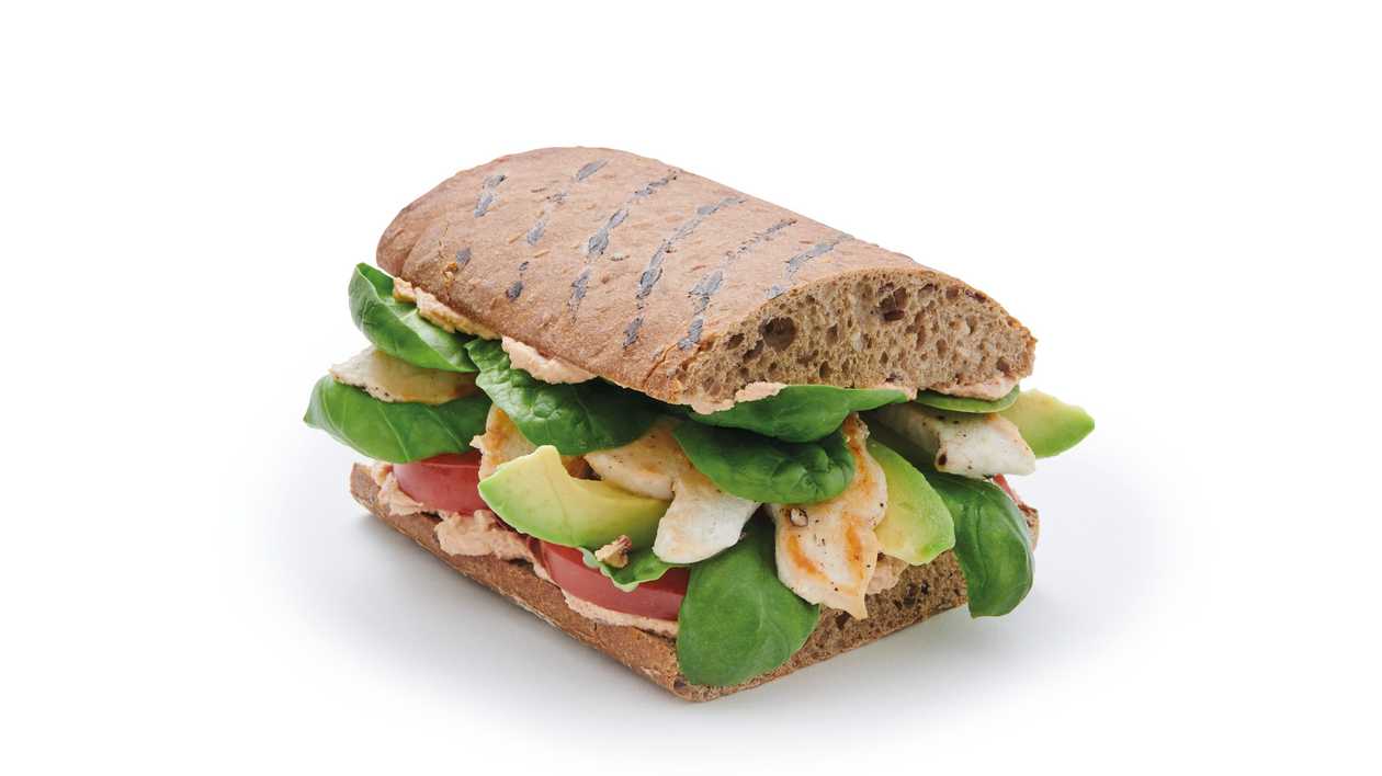 Sendvič s kuřecím masem a avokádem