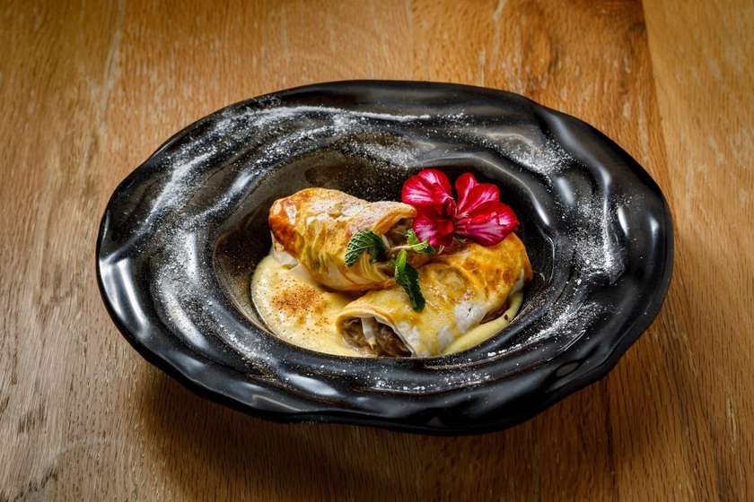 Ștrudel de Mere cu Sos de Vanilie