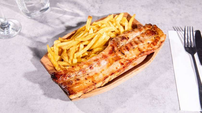 Piept de Porc + Cartofi Prăjiți + Salată