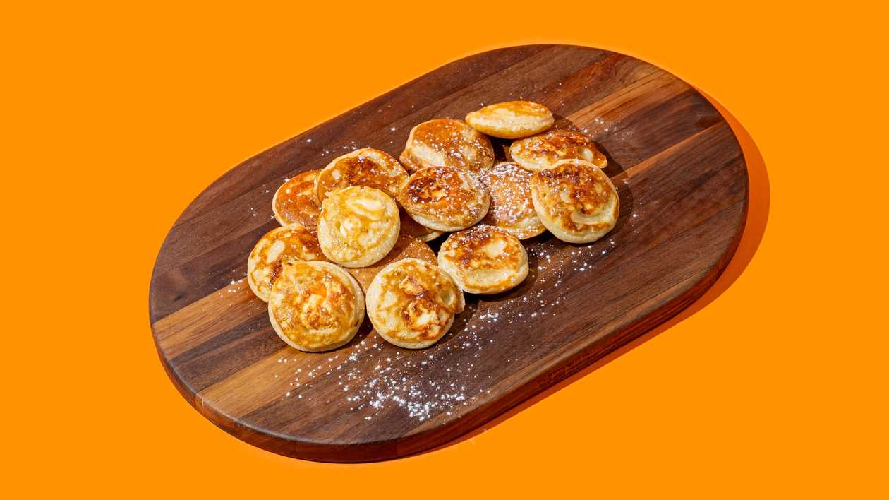Dutch pancakes with powdered sugar