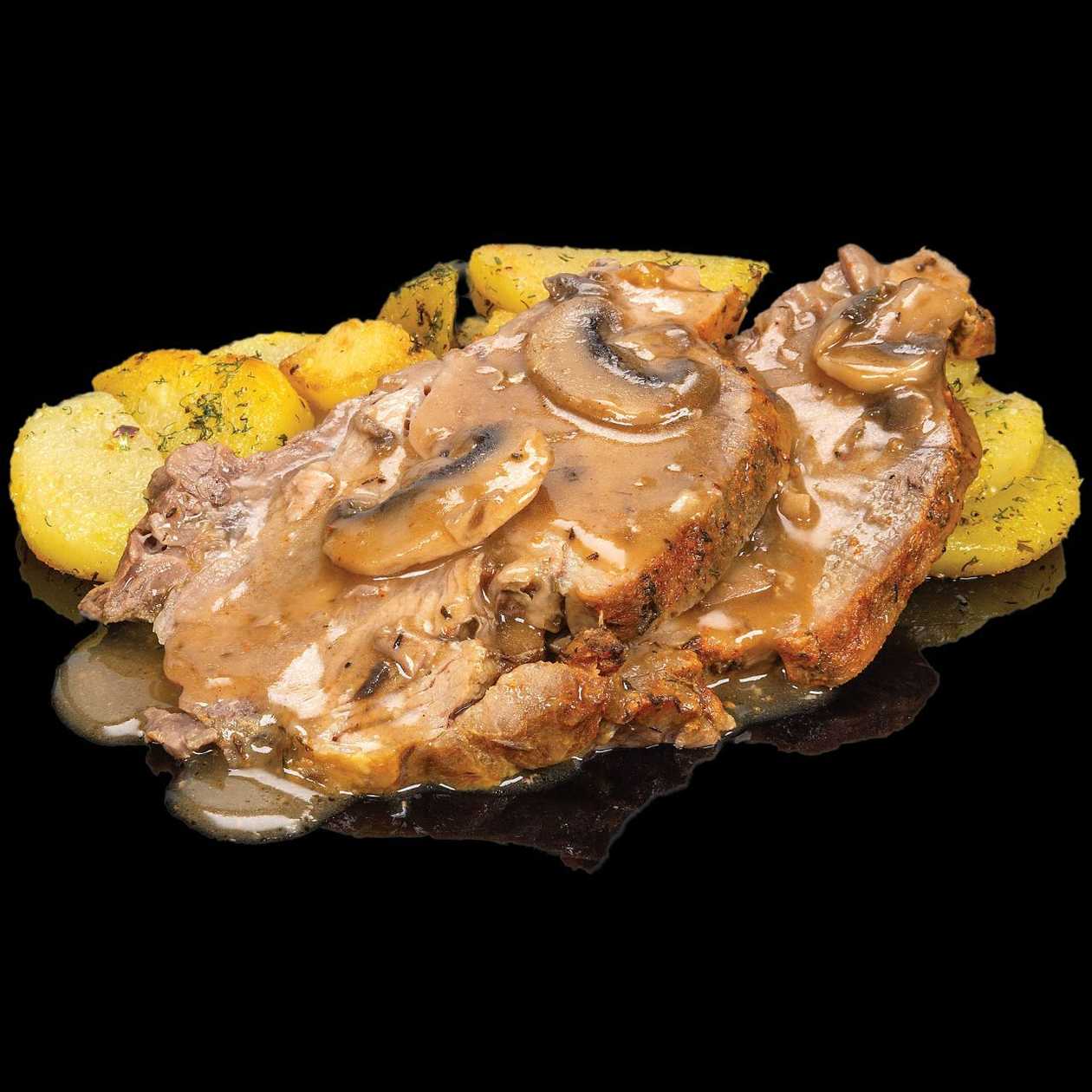 Свински печен врат в собствен сос с гъби и картофи соте