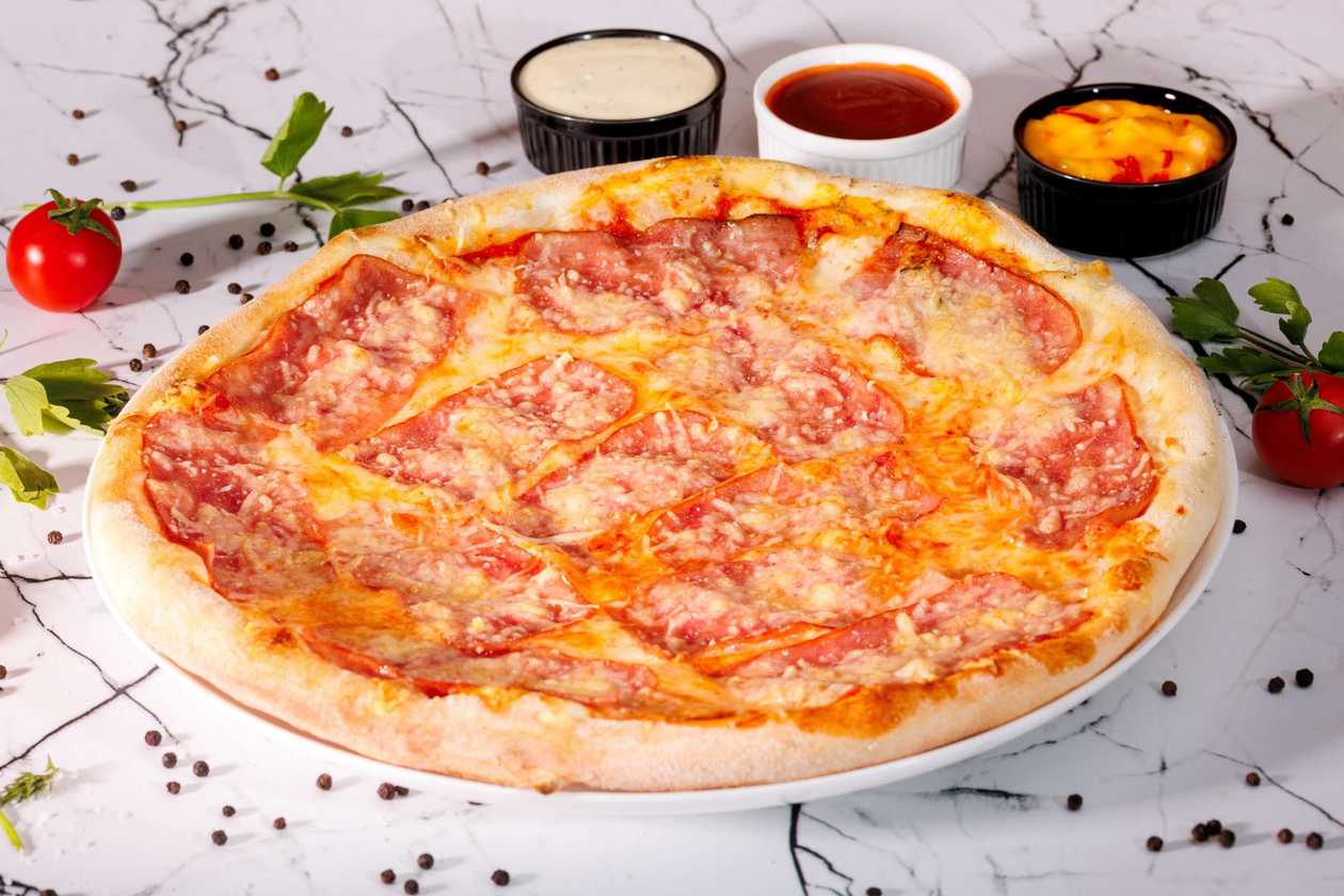 Pizza milaneză medie