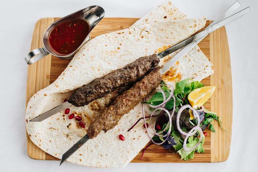 HOVĚZÍ MLETÉ MASO NA ŠPÍZU