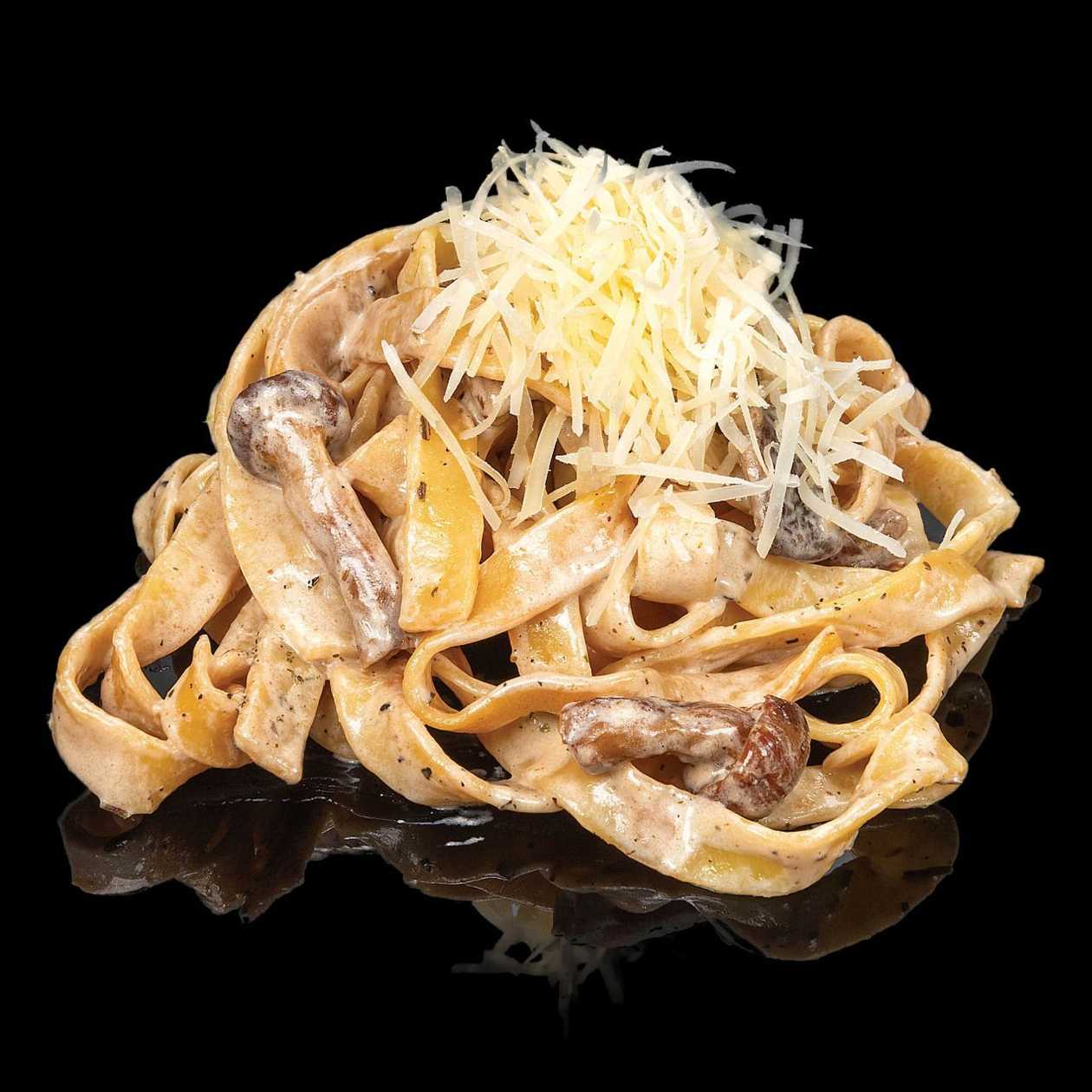 Талиателе с диви гъби и пармезан