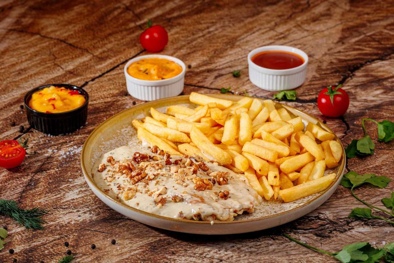 Piept de pui cu sos de gorgonzola