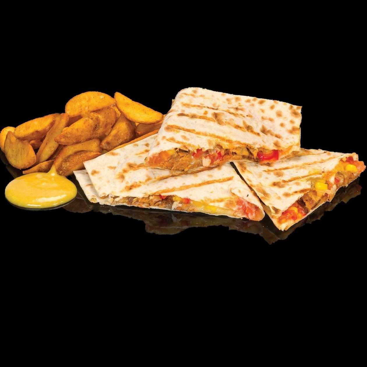 Кесадия с дърпано свинско и уеджис