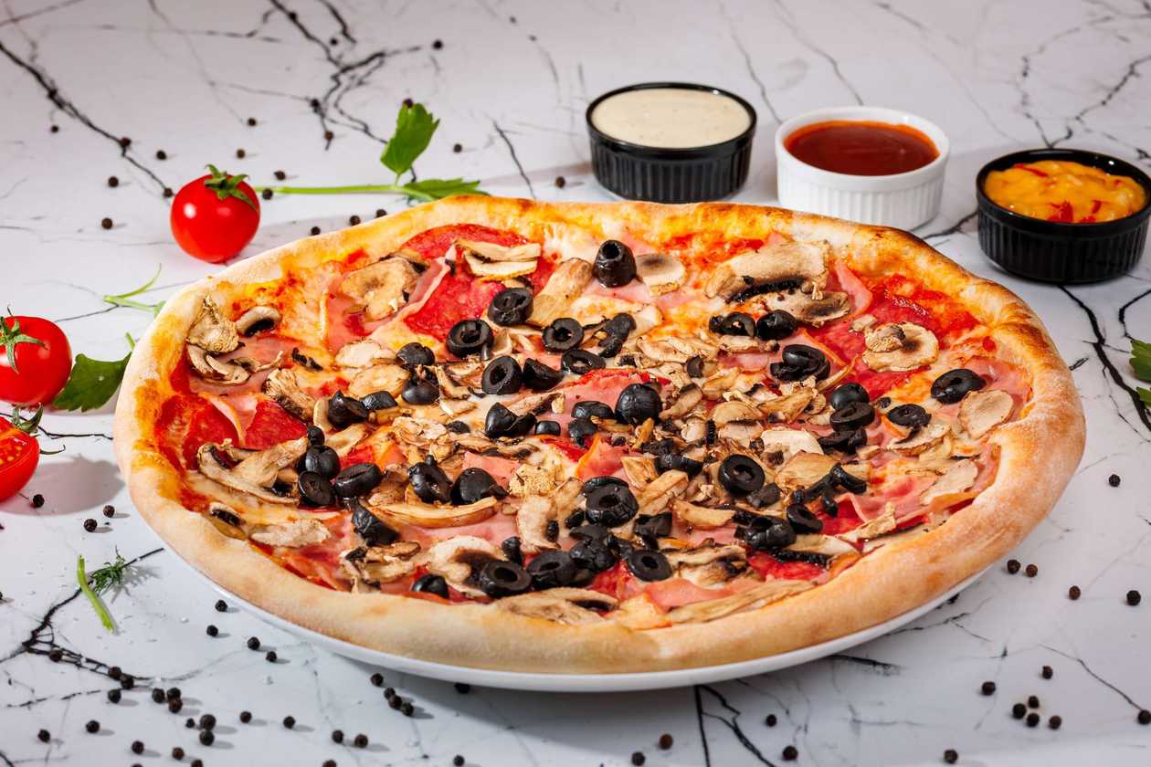 Pizza capricciosa medie