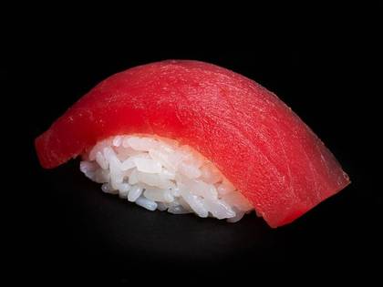 НІГІРІ З ТУНЦОМ