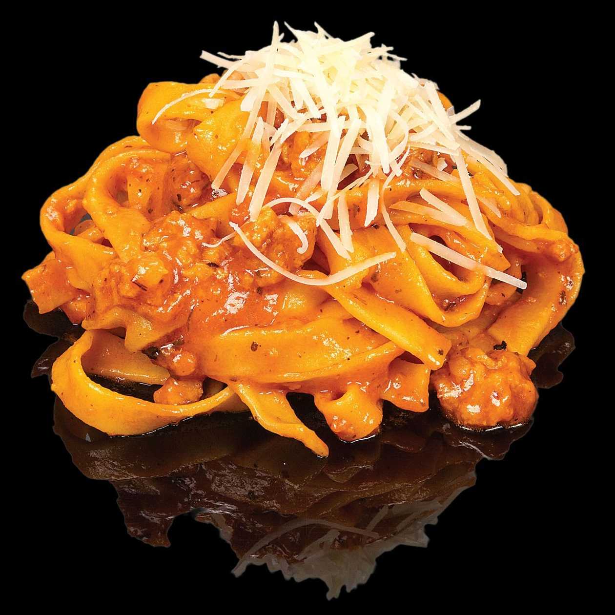 Талиателе Болонезе с пармезан