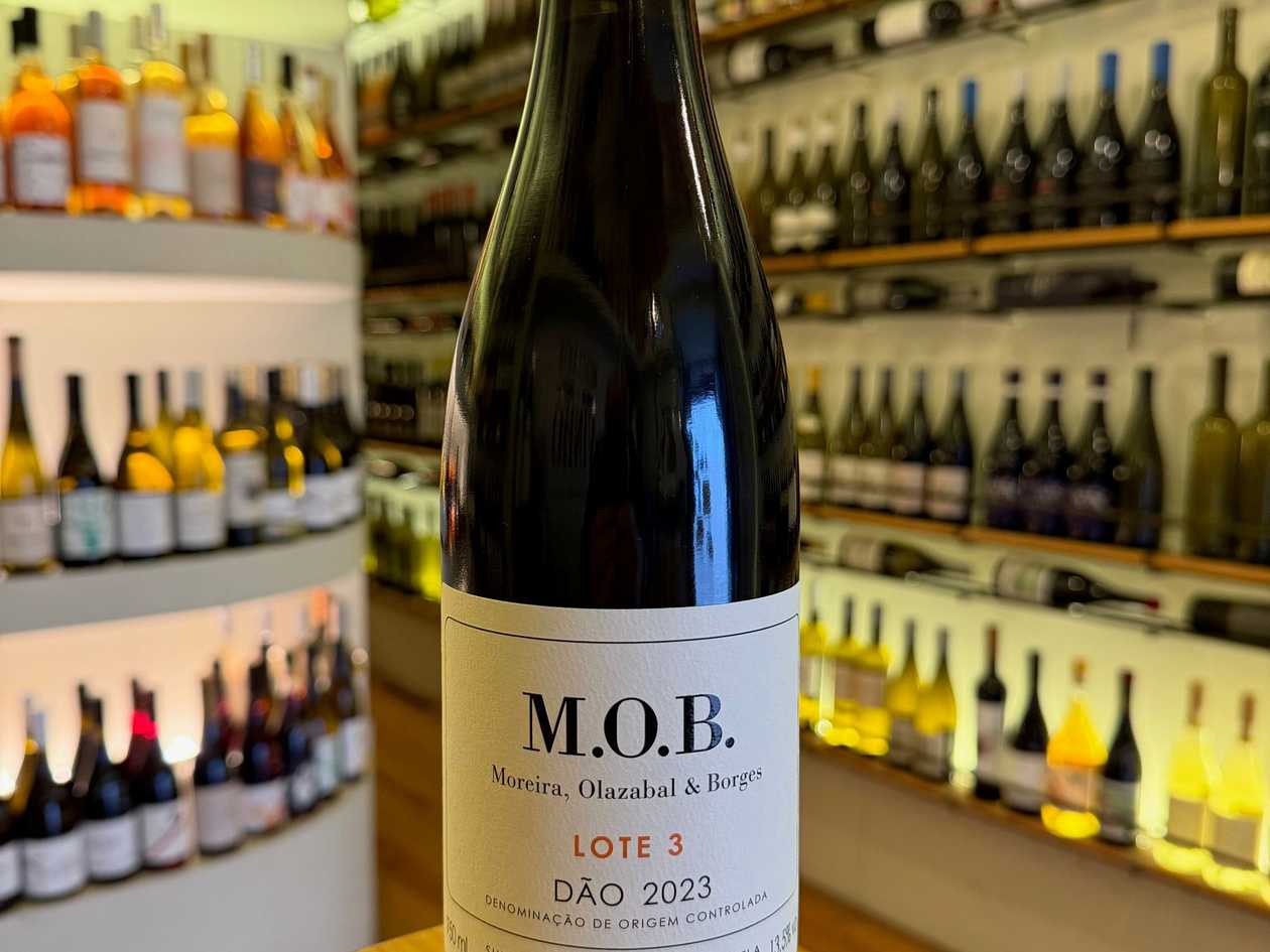 M.O.B. Lote 3 tinto 2023