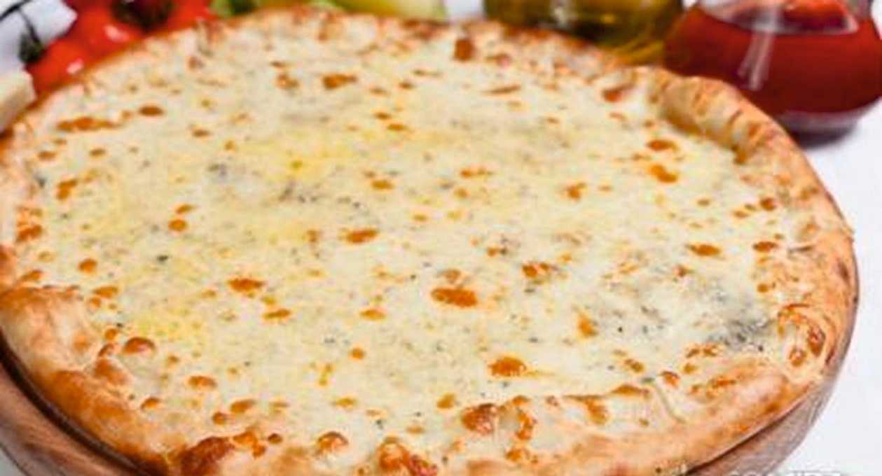 Four Cheese Pizza 2 for 1 🎁