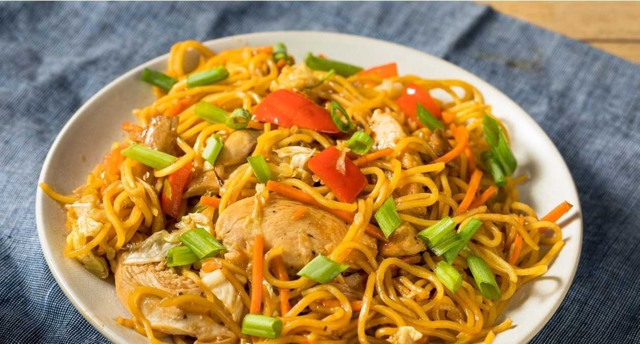 🎁2×1 yakisoba chicken🐔