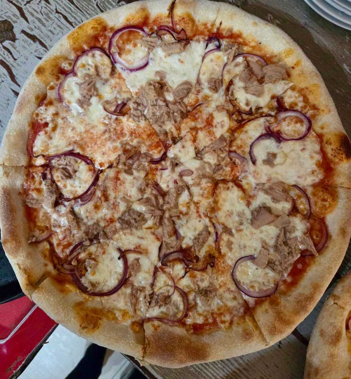 Pizza Al tonno