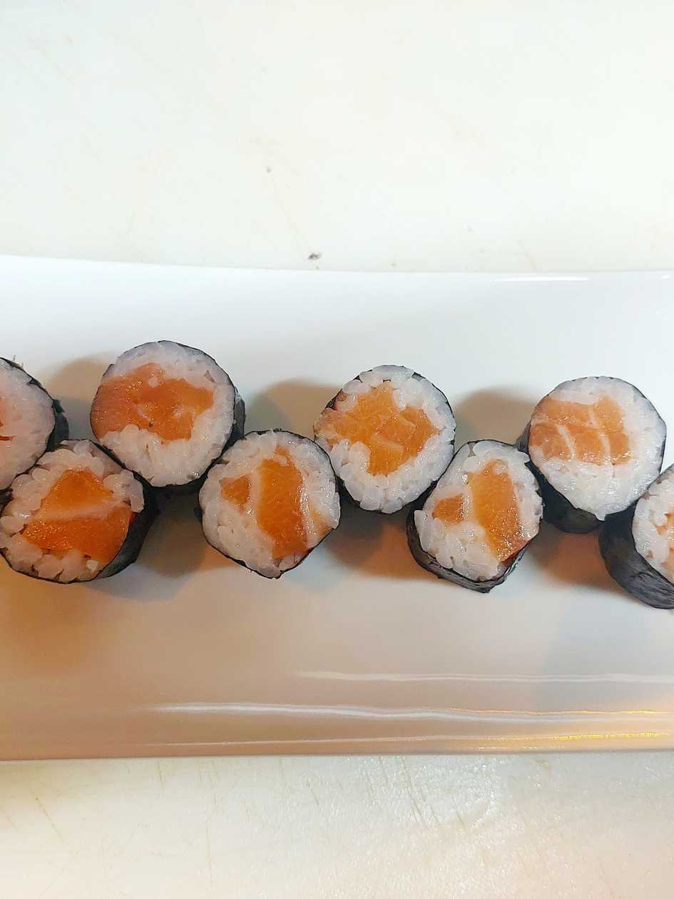 🎁2×1 hosomaki salmon ( 8units )