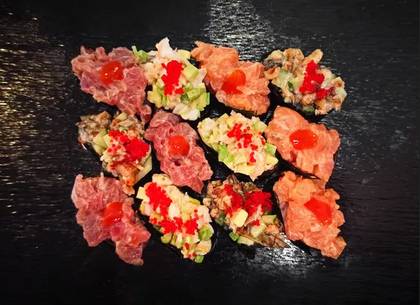 N30. Spicy Nigiri 12ks