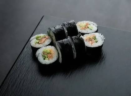 6. Futo maki spicy grill salmon