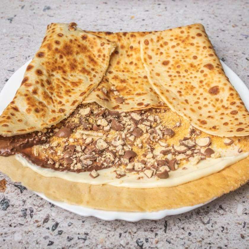Ferrero & White Chocolate Crepe