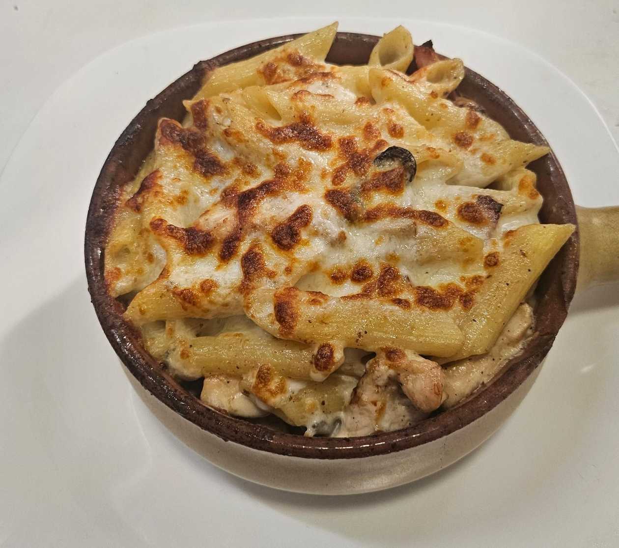 Penne Con Pollo Gratinate