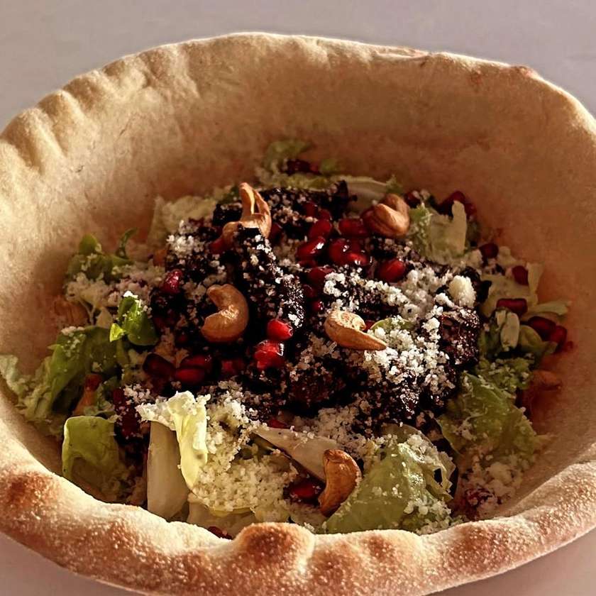 SALATA DE VITA CU SOS DE RODII