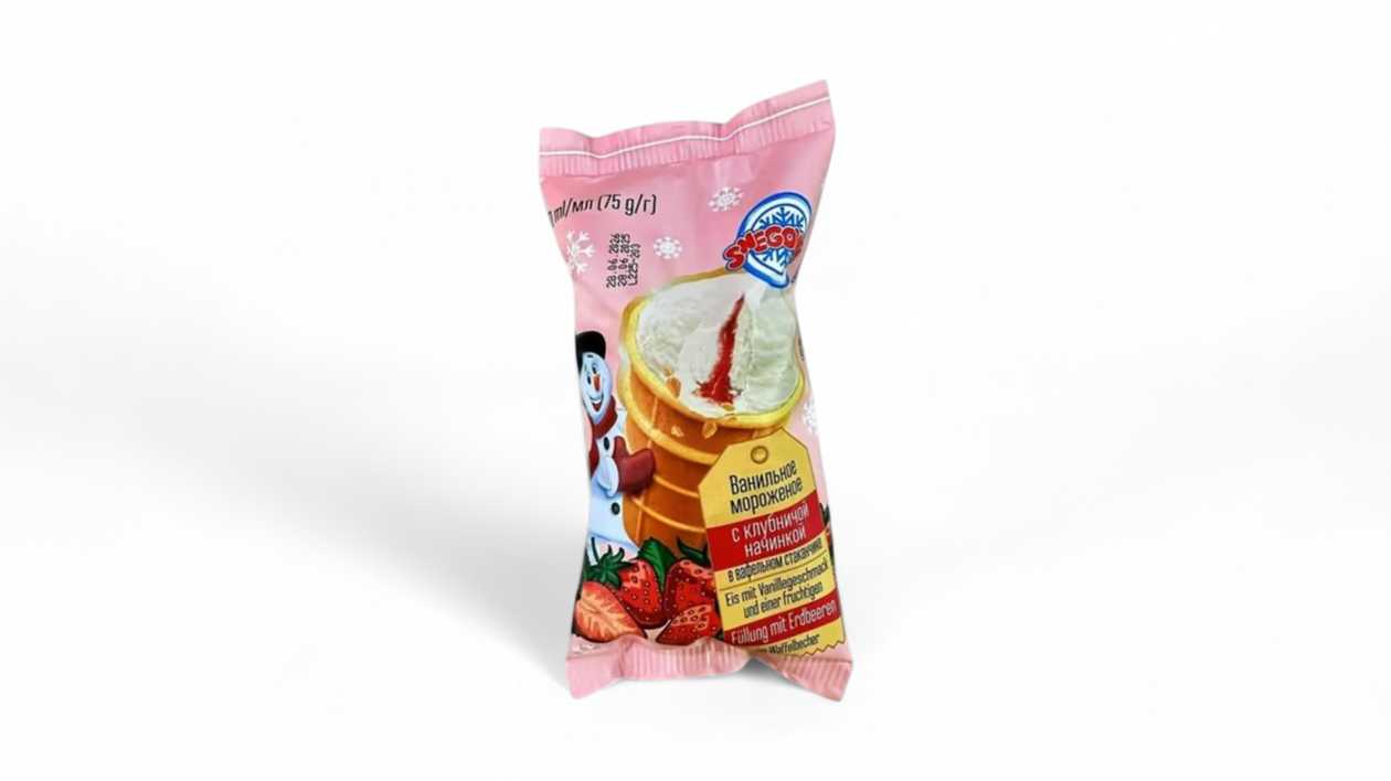 Мороженое с клубникой в вафельном стаканчике 130 г