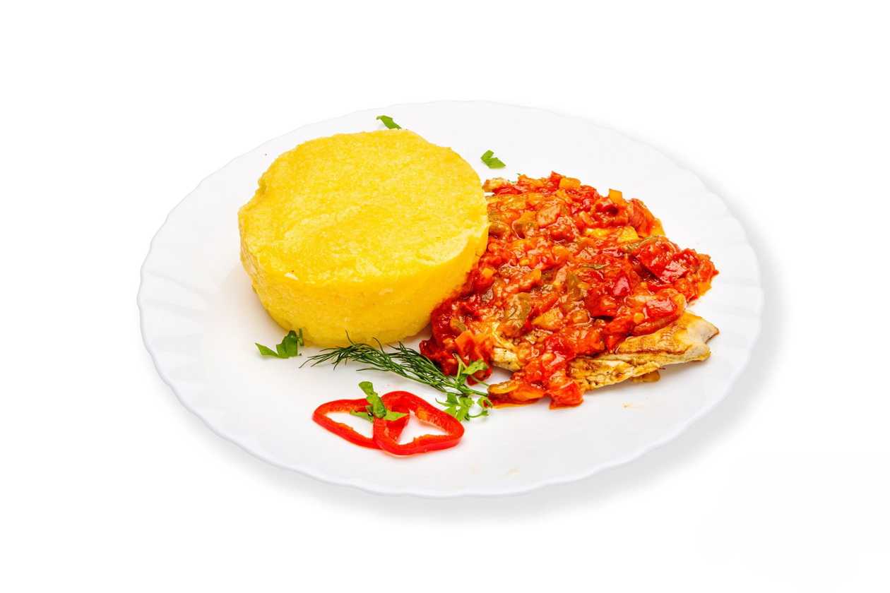 Saramura de pui cu mamaliguta