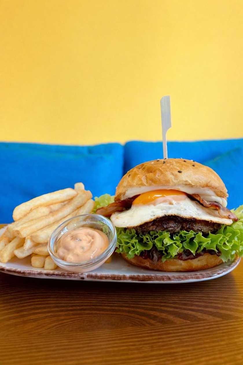 Egg Burger Combo (Fries + Sauce)