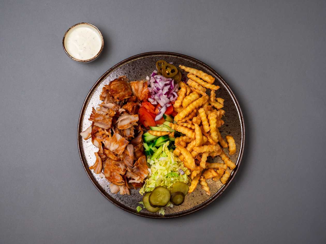 Dvigubas kebabas lėkštėje (gruzdintų bulvyčių 500 g)