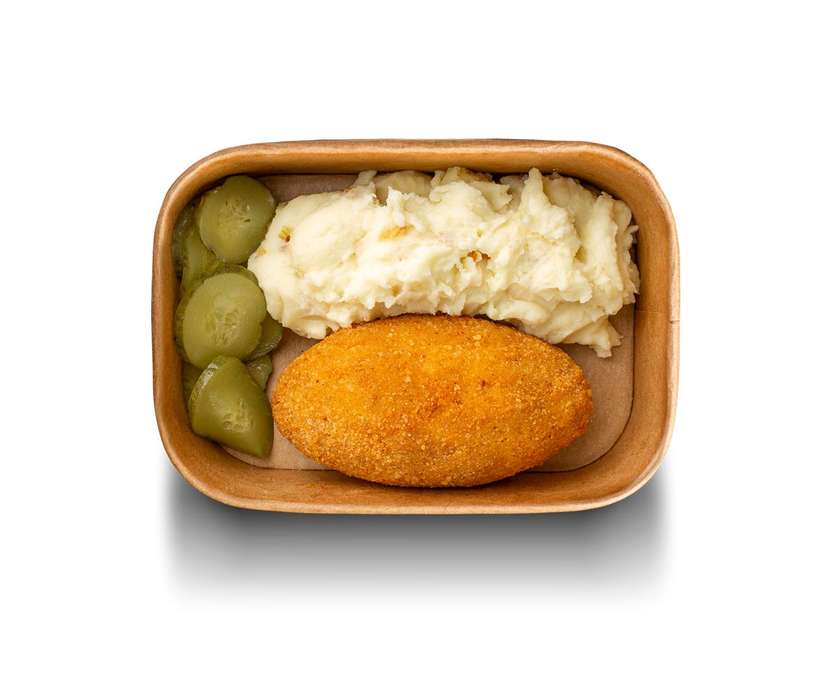 Mashed potatoes with Chicken Kyiv and cucumber