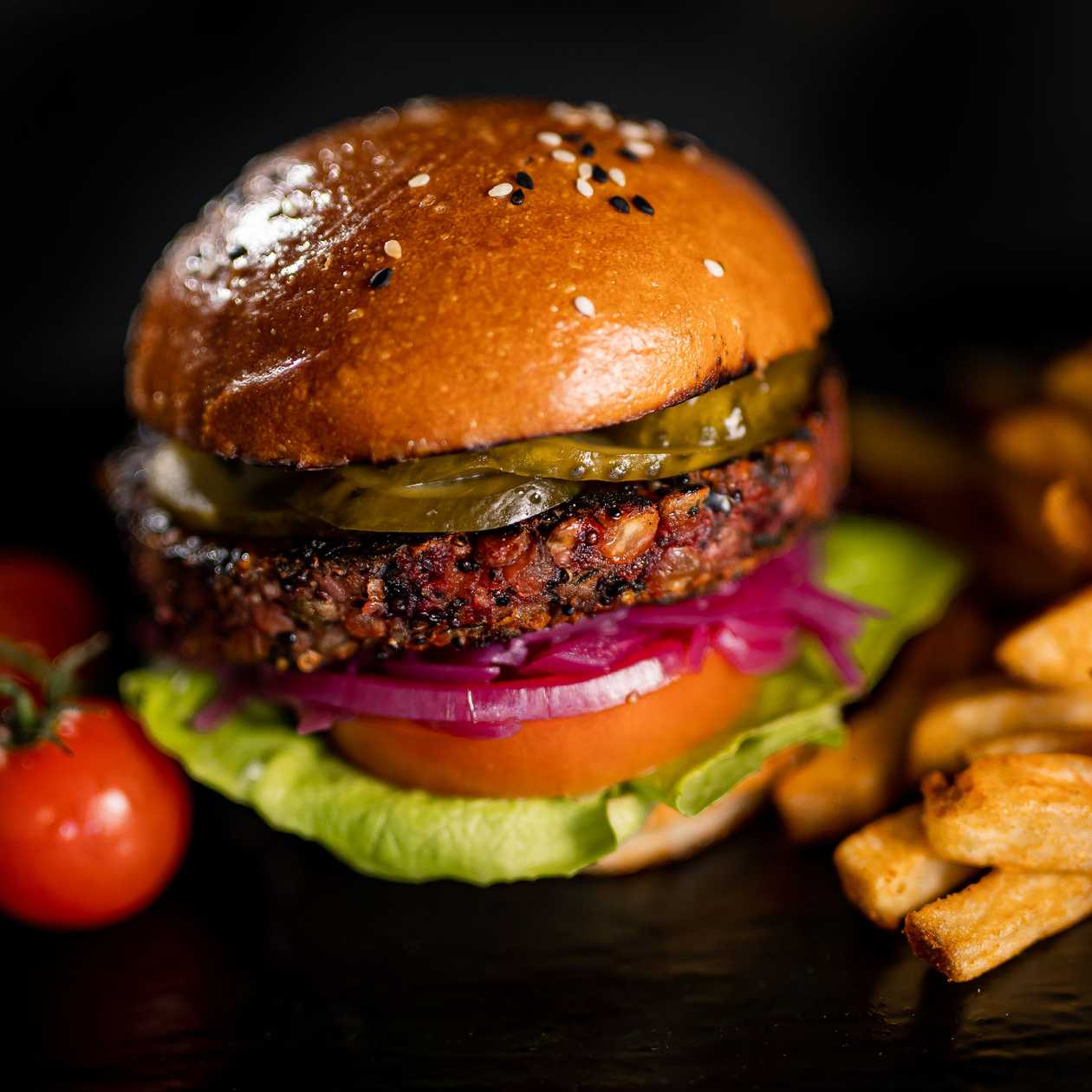 Burger Vego cu cartofi prajiti/wedges ( de post) - D