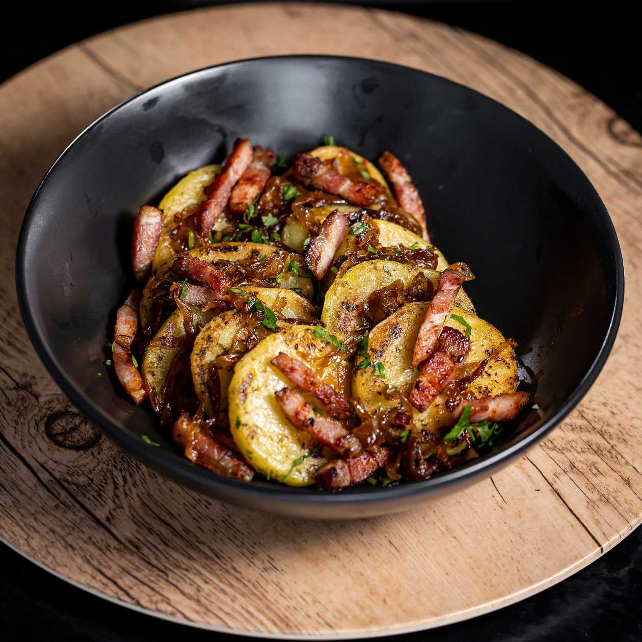 Cartofi taranesti cu costita si ceapa