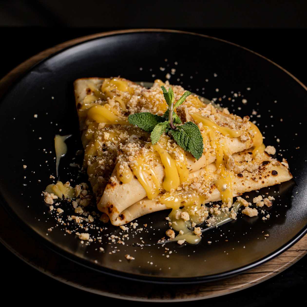 Clatite cu miere si nuci