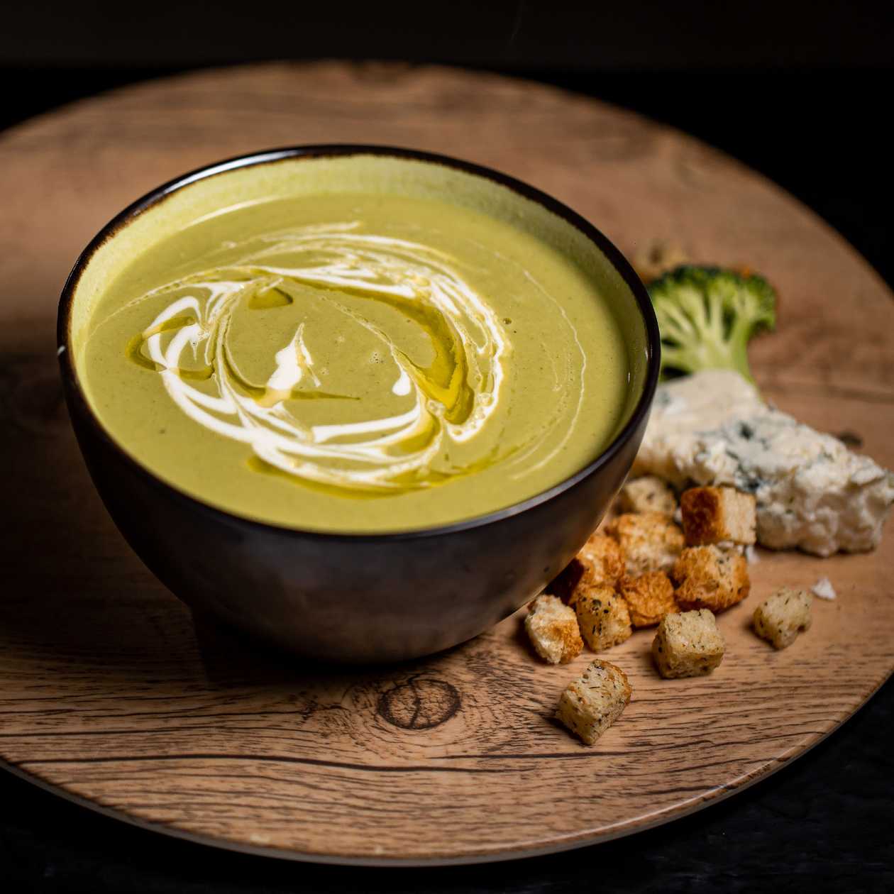 Supa crema de broccoli cu gorgonzola