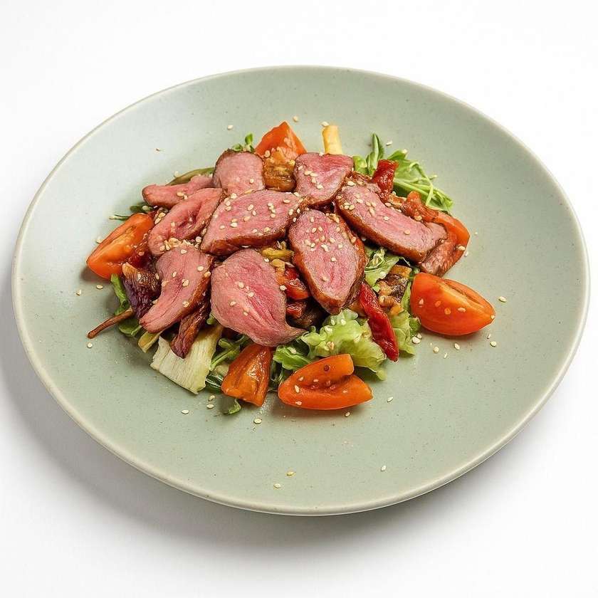 Теплий салат з ростбіфом